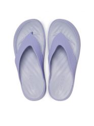 Crocs Japonki Getaway Groove Platform Flip 210700 Fioletowy. Fioletowe klapki Crocs, bez wzorów, z tworzywa sztucznego, bez obcasa. Za 139.99 zł.