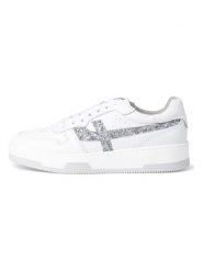 Tamaris Sneakersy w kolorze srebrno-białym rozmiar: 36. Białe trampki Tamaris, bez wzorów, bez zapięcia. Za 218.19 zł.
