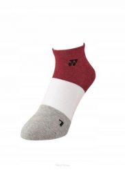 Skarpety tenisowe Yonex Low Cut. Czerwone skarpety YONEX, bez wzorów, z bawełny. Za 38.99 zł.