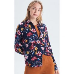 Wzorzysta koszula - Granatowy. Koszule Cropp. W wyprzedaży za 29.99 zł.