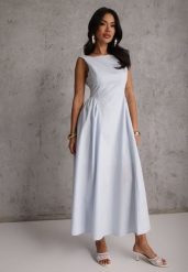 Jasnoniebieska Rozkloszowana Sukienka Koktajlowa z Bawełny z Dekoltem Łódką i Kieszeniami Fanilra. Niebieskie sukienki Renee, na studniówkę, m, bez wzorów, z bawełny, klasyczne, bez kołnierzyka, bez ramiączek, maxi, rozkloszowane. Za 159.99 zł.