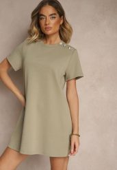 Ciemnozielona Sukienka z Bawełną o Trapezowym Kroju z Guzikami Delynne. Zielone sukienki Renee, m, bez wzorów, z bawełny, eleganckie, bez kołnierzyka, bez ramiączek, mini, trapezowe. Za 89.99 zł.