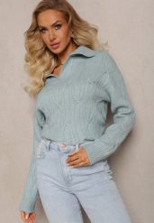 Miętowy Sweter z Dekoltem w Serek i Ozdobnym Splotem Travissa. Zielone swetry Renee, bez wzorów, ze splotem, bez ramiączek. Za 79.99 zł.