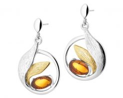 Kolczyki srebrne z bursztynem. Szare kolczyki Apart, z bursztynem, pozłacane. Za 489.00 zł.