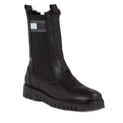 Sztyblety Tommy Jeans. Czarne botki Tommy Jeans, bez wzorów, z jeansu, bez obcasa, na płaskiej podeszwie, bez zapięcia. Za 979.99 zł.