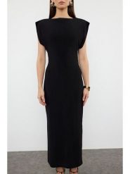 Trendyol Sukienka w kolorze czarnym rozmiar: XL. Czarne sukienki Trendyol, xl, bez wzorów, bez kołnierzyka, bez ramiączek, maxi. Za 85.95 zł.