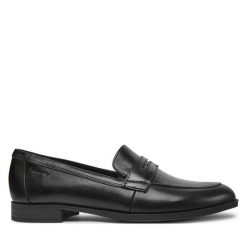 Lordsy Tamaris. Czarne lordsy Tamaris, bez wzorów, bez obcasa, bez zapięcia. Za 299.99 zł.