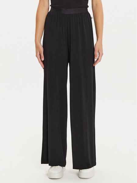 Boss Spodnie dresowe Bea 50525712 Czarny Relaxed Fit. Czarne spodnie dresowe Boss, s, bez wzorów, z dresówki. Za 269.99 zł.