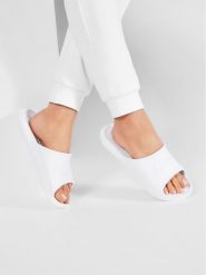 Nike Klapki Victori One Shwer Slide CZ7836 100 Biały. Białe klapki Nike, bez wzorów, z tworzywa sztucznego, bez obcasa. Za 119.99 zł.