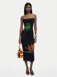 Desigual Sukienka letnia Colibri 25SWMK16 Czarny Slim Fit. Czarne sukienki Desigual, na lato, s, bez wzorów, z syntetyku, bez kołnierzyka, bez ramiączek. Za 299.99 zł.