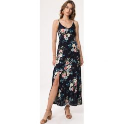 Granatowa Sukienka Be Handy. Sukienki Born2be, l, w ażurowe wzory, eleganckie, bez kołnierzyka, bez ramiączek, maxi. Za 49.99 zł.