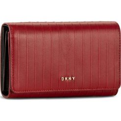 Duży Portfel Damski DKNY - Slgs-Gansevoort-Pinstripe R362280204 Scarlet 628. Czerwone portfele DKNY, bez wzorów, ze skóry. W wyprzedaży za 289.00 zł.