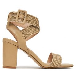 Sandały DeeZee. Brązowe sandały DeeZee, bez wzorów, bez obcasa, na słupku, bez zapięcia. Za 149.99 zł.