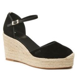 Sandały BOSS. Czarne sandały Boss, bez wzorów, bez obcasa, na koturnie, bez zapięcia. Za 319.99 zł.