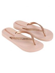 Ipanema Japonki w kolorze jasnoróżowym rozmiar: 39. Różowe klapki Ipanema, bez wzorów, z tworzywa sztucznego, z otwartym noskiem, bez obcasa. Za 74.99 zł.