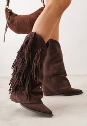 Brązowe Botki Typu Kowbojki na Obcasie z Wywiniętą Cholewką i Frędzlami Uemiris. Brązowe botki Born2be, bez wzorów, z jeansu, bez obcasa, na obcasie, bez zapięcia. Za 169.99 zł.