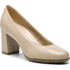 Półbuty GEOX - D New Annya A D92C8A 000KF C5000 Beige. Brązowe czółenka Geox, bez wzorów, ze skóry ekologicznej, bez obcasa, na obcasie, bez zapięcia. W wyprzedaży za 259.00 zł.