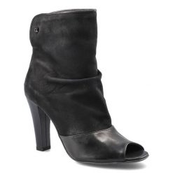 Botki damskie Carinii, eleganckie na wysokim obcasie, czarne, B3356_-980-360-000-955. Czarne botki Carinii, na lato, bez wzorów, z nubiku, z otwartym noskiem, bez obcasa, na słupku, bez zapięcia. Za 229.00 zł.