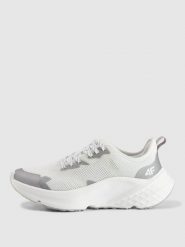 4F Buty do biegania Freemove Mesh damskie - białe 41. Białe obuwie sportowe 4f, z meshu, bez zapięcia, do biegania. Za 329.99 zł.