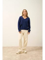 Just Cashmere Kaszmirowy sweter "Amrita" w kolorze granatowym rozmiar: L. Niebieskie swetry Just Cashmere, l, bez wzorów, z kaszmiru, bez ramiączek. Za 869.99 zł.