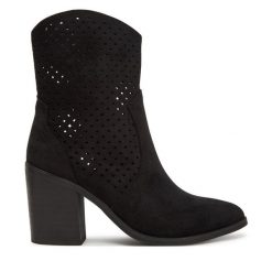 Botki DeeZee. Czarne botki DeeZee, bez wzorów, bez obcasa, na słupku, bez zapięcia. Za 118.99 zł.