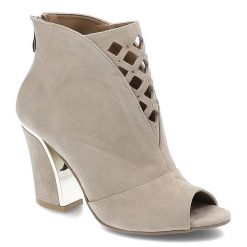 Beżowe Botki Damiss Eleganckie Skórzane Buty Damskie. Brązowe botki DAMISS, bez wzorów, z zamszu, z otwartym noskiem, bez obcasa, na obcasie, bez zapięcia. Za 319.00 zł.