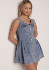 Jasnoniebieska Jeansowa Sukienka z Bawełny o Rozkloszowanym Kroju z Guzikami Nikesilea. Niebieskie sukienki Born2be, na spotkanie biznesowe, l, bez wzorów, z bawełny, eleganckie, bez kołnierzyka, bez ramiączek, mini, gorsetowe. Za 199.99 zł.