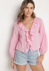 Różowa Bawełniana Bluzka z Wiązaniem Zdobiona Falbankami Idinlla. Czerwone bluzki Born2be, m, z aplikacjami, z bawełny, eleganckie, bez kołnierzyka, bez ramiączek. W wyprzedaży za 101.99 zł.