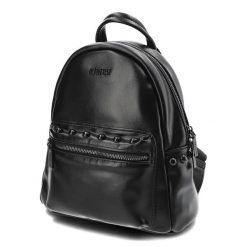 Czarny Modny Plecak Damski Big Star. Czarne plecaki Big Star Accessories, z aplikacjami, ze skóry ekologicznej. Za 219.00 zł.