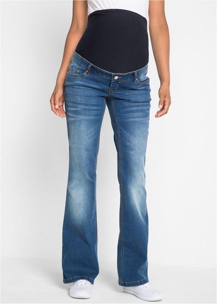 Jeansy ciążowe bootcut, krótkie i długie rozmiary. Niebieskie jeansy bonprix, bez wzorów. Za 159.99 zł.