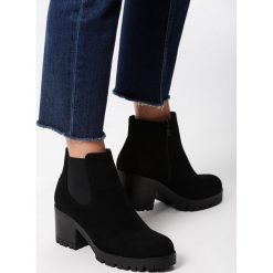 Czarne Botki Gwendolyn. Czarne botki Born2be, na jesień, bez wzorów, z okrągłym noskiem, bez obcasa, na obcasie, bez zapięcia. Za 109.99 zł.