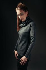 Bluza jaskółkowa ciemnoszara. Szare bluzy Hultaj Polski, na lato, l, bez wzorów, z bawełny, z kapturem. Za 249.00 zł.