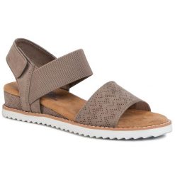 Sandały Skechers. Brązowe sandały Skechers, bez wzorów, bez obcasa, na płaskiej podeszwie, bez zapięcia. Za 199.99 zł.