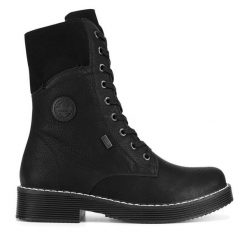 Botki Rieker. Czarne botki Rieker, bez wzorów, bez obcasa, na płaskiej podeszwie, bez zapięcia. Za 343.99 zł.