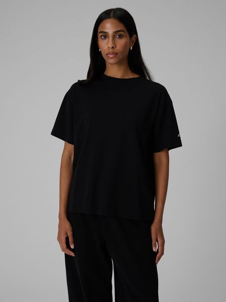 4F T-shirt loose gładki damski - czarny S. Czarne t-shirty 4f, s, bez wzorów, z bawełny, bez kołnierzyka, bez ramiączek. Za 79.99 zł.