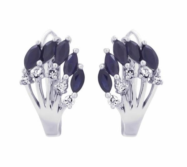 SARA Srebrne kolczyki z szafirami, angielskie zapięcie. Szare kolczyki Braccatta, z cyrkonią, srebrne, z angielskim zapięciem. Za 426.00 zł.