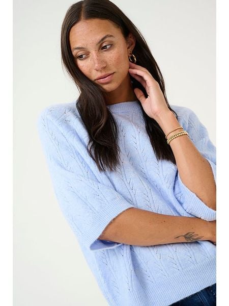 Kaffe Koszulka "Atella" w kolorze błękitnym rozmiar: XL. Niebieskie bluzki Kaffe, xl, bez wzorów, ze splotem, bez kołnierzyka, bez ramiączek. Za 139.87 zł.