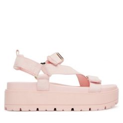 Sandały Guess. Czerwone sandały Guess, z aplikacjami, bez obcasa, na płaskiej podeszwie, bez zapięcia. Za 549.99 zł.