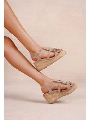 Foreverfolie Sandały w kolorze khaki na koturnie rozmiar: 39. Brązowe sandały Foreverfolie, bez wzorów, z otwartym noskiem, bez obcasa, na koturnie, bez zapięcia. Za 113.99 zł.