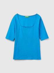 Benetton Koszulka w kolorze niebieskim rozmiar: XS. Niebieskie bluzki Benetton, xs, bez wzorów, bez kołnierzyka, bez ramiączek. Za 39.77 zł.
