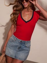 Milan Kiss Koszulka w kolorze czerwonym rozmiar: M. Czerwone bluzki Milan Kiss, m, bez wzorów, bez kołnierzyka, bez ramiączek. Za 113.63 zł.