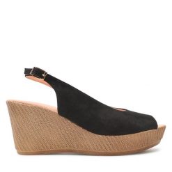 Sandały Baldaccini. Czarne sandały Baldaccini, bez wzorów, bez obcasa, na koturnie, bez zapięcia. Za 269.99 zł.