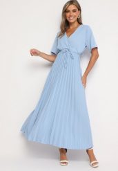 Niebieska Sukienka Plisowana Maxi z Wiązanym Paskiem Dianiza. Niebieskie sukienki Born2be, bez wzorów, z materiału, bez kołnierzyka, bez ramiączek, maxi. Za 109.99 zł.