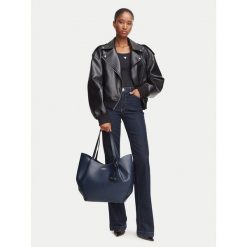 Torebka Guess. Niebieskie shopper Guess, z aplikacjami, bez dodatków. Za 642.99 zł.