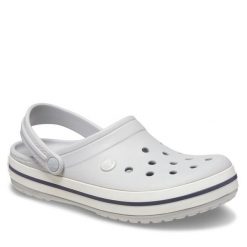 Klapki Crocs. Czerwone klapki Crocs, bez wzorów, bez obcasa. Za 239.99 zł.