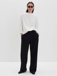 Someday Koszulka "Kelby" w kolorze białym rozmiar: 36. Białe bluzki someday., bez wzorów, bez kołnierzyka, bez ramiączek. Za 117.99 zł.