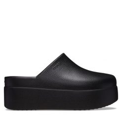 Klapki Crocs. Czarne klapki Crocs, bez wzorów, bez obcasa. Za 299.99 zł.