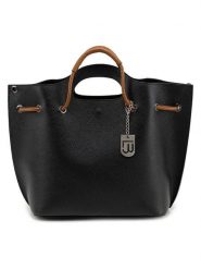 Lucca Baldi Skórzana torebka "Vigevano" w kolorze czarnym - 47 x 27 x 17 cm rozmiar: onesize. Czarne torby na ramię Lucca Baldi, bez wzorów, z materiału, przez ramię, bez dodatków. Za 391.99 zł.