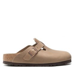 Klapki Birkenstock. Brązowe klapki Birkenstock, bez wzorów, bez obcasa. Za 539.99 zł.