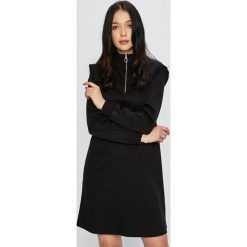 Scotch & Soda - Sukienka. Czarne sukienki Scotch & Soda, na co dzień, m, bez wzorów, z bawełny, casualowe, bez kołnierzyka, bez ramiączek, mini, proste. W wyprzedaży za 359.90 zł.
